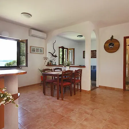 House Nova Nyaraló